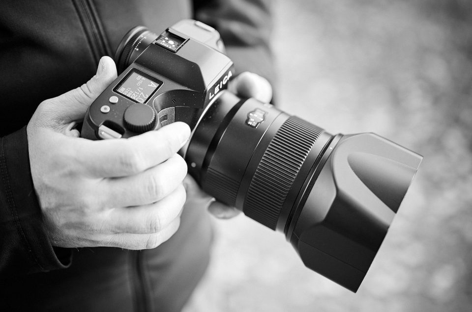 Leica S3 – in der Hand
